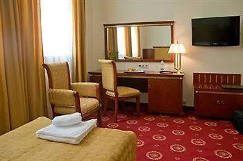 ורשה Hotel Holiday Park