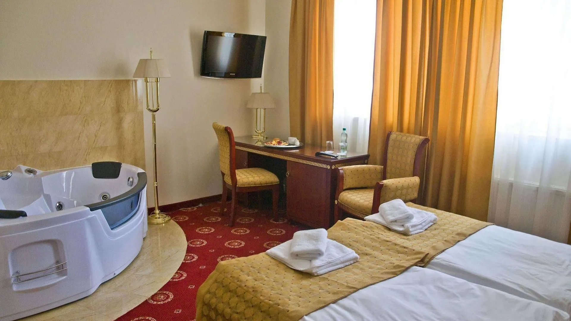 ורשה Hotel Holiday Park 3*,  פולין