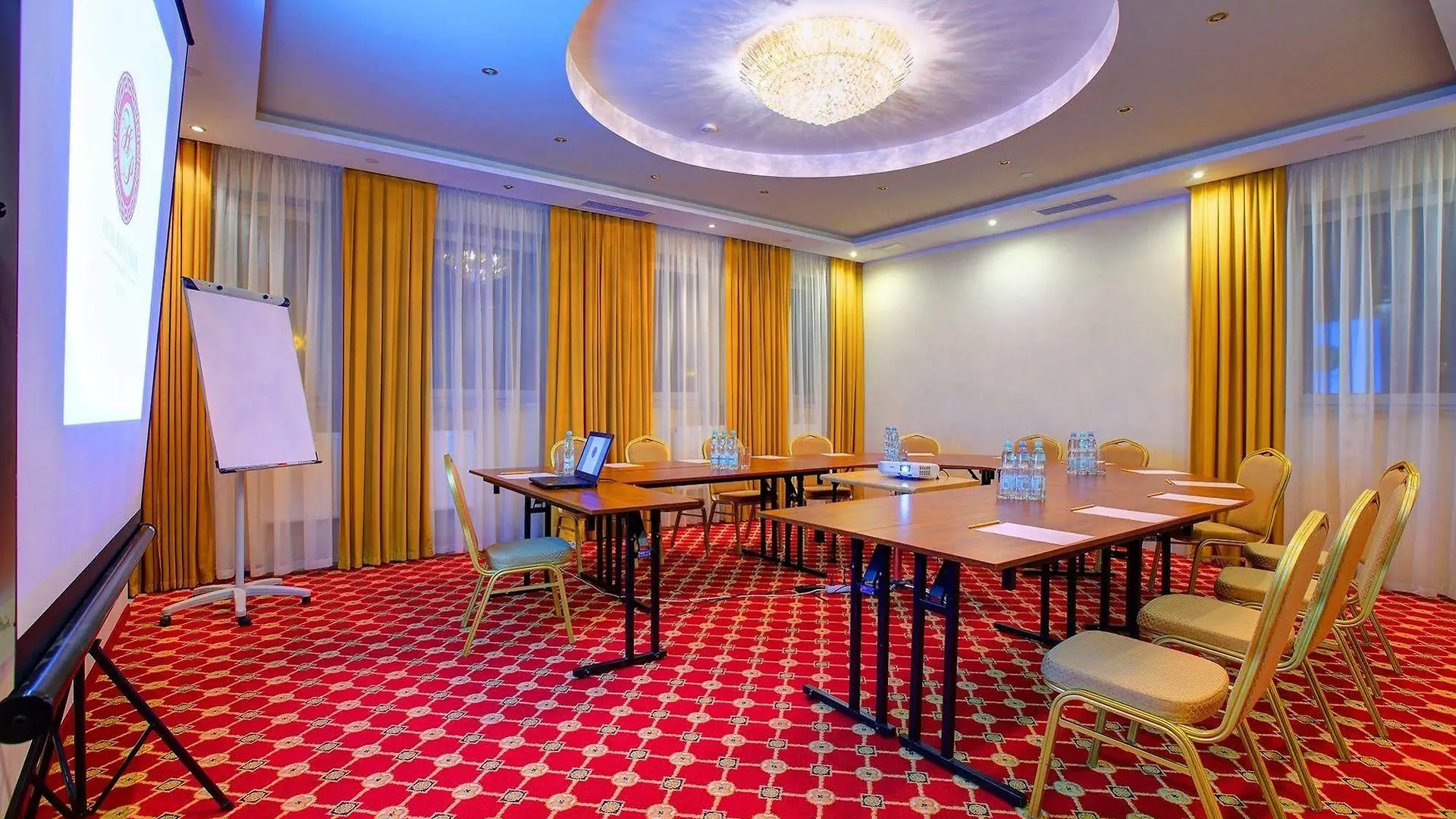 Hotel Holiday Park Warsaw 3*,